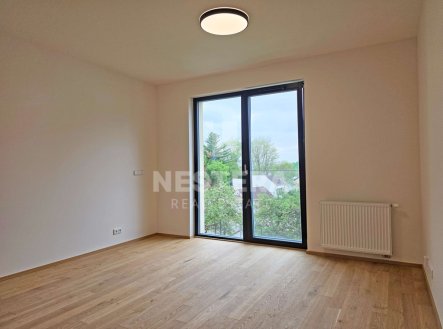 Pronájem bytu, 1+kk, 32 m²