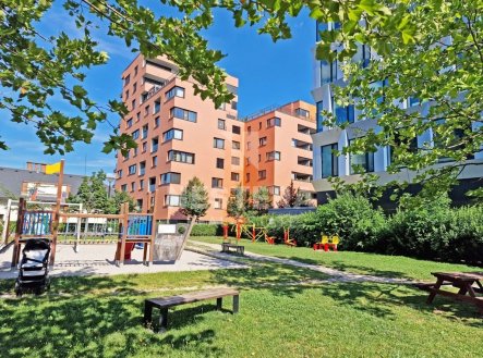 Pronájem bytu, 2+kk, 68 m²