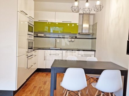 Pronájem bytu, 2+kk, 68 m²