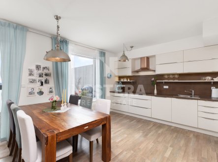 Pronájem bytu, 4+kk, 122 m²