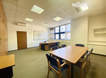 Pronájem kanceláře, 61 m²