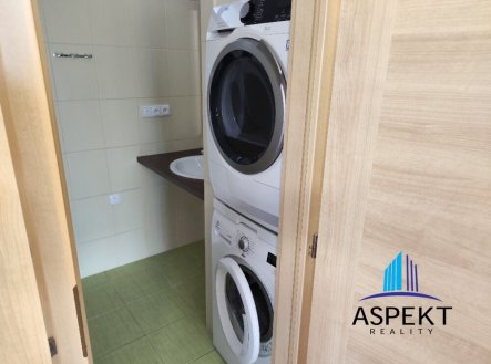 Pronájem bytu, 3+kk, 83 m²