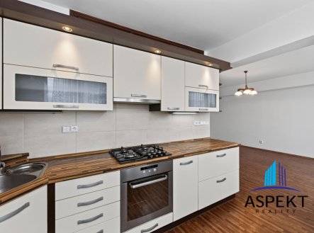 Pronájem bytu, 3+kk, 83 m²