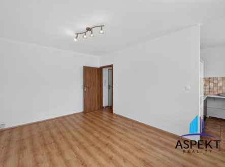 Pronájem bytu, 1+kk, 33 m²