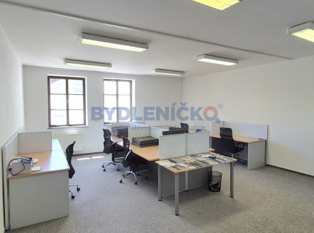 Pronájem kanceláře, 90 m²
