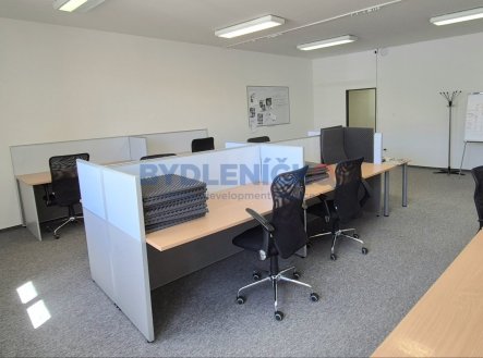 Pronájem kanceláře, 90 m²