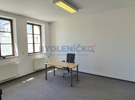 Pronájem kanceláře, 90 m²