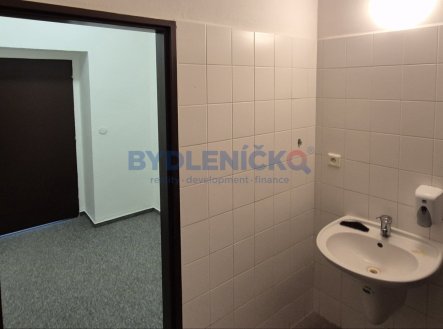 Pronájem kanceláře, 90 m²