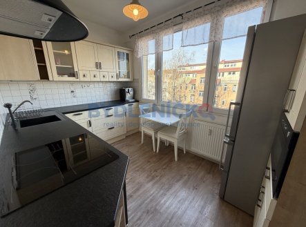 Pronájem bytu, 3+1, 85 m²