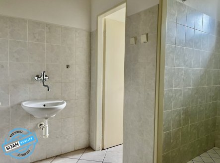 Pronájem kanceláře, 130 m²