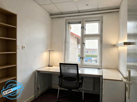 Pronájem kanceláře, 130 m²