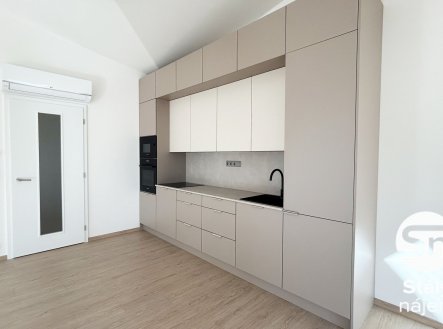 Pronájem bytu, 2+kk, 85 m²