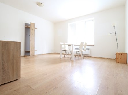 Pronájem bytu, 1+kk, 31 m²