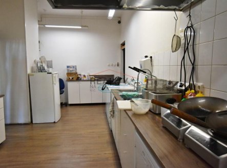 Pronájem obchodní prostory, 80 m²