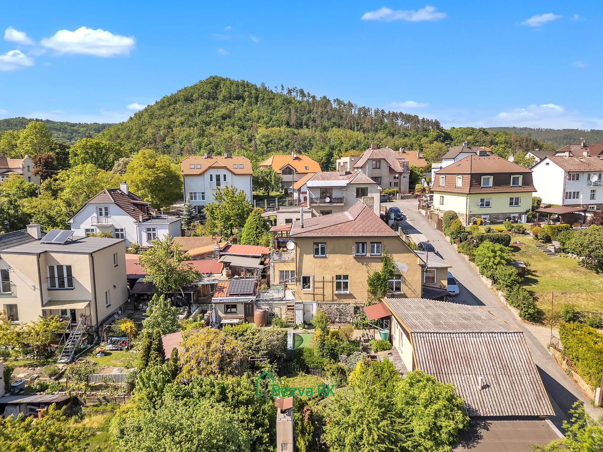 Prodej rodinného domu 6+2 s terasou a výhledem – Beroun, Na Černém vršku