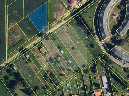 Prodej pozemku pro bydlení, 1 068 m²