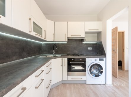 Pronájem bytu, 2+1, 45 m²