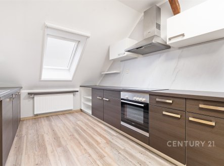 Pronájem bytu, 2+1, 88 m²