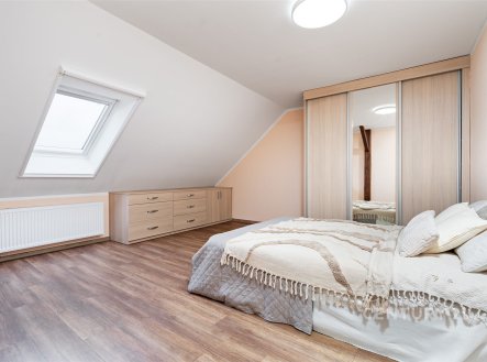 Pronájem bytu, 2+1, 88 m²