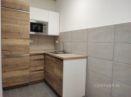 Pronájem kanceláře, 80 m²