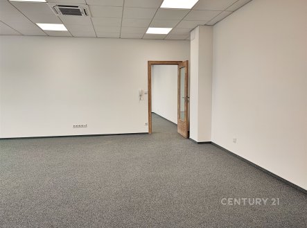 Pronájem kanceláře, 80 m²