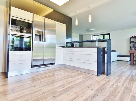 Pronájem domu/vily, 207 m²