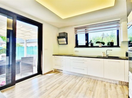 Pronájem domu/vily, 207 m²