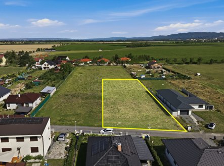 Prodej pozemku pro bydlení, 2 016 m²