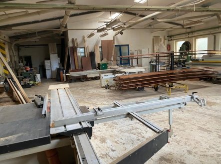 Pronájem výrobní prostory, 600 m²