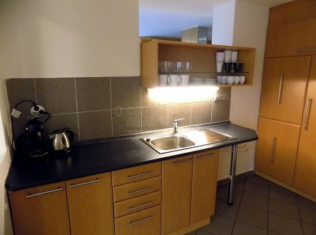 Pronájem kanceláře, 250 m²