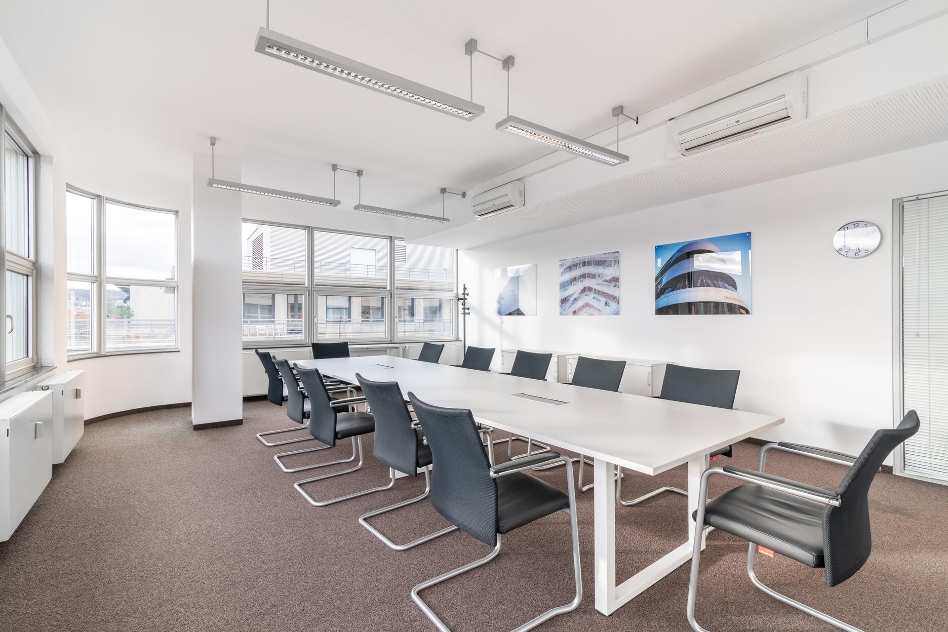 Regus Konigstrasse 10c 523 Stuttgart, Germany Large Meeting Room-min