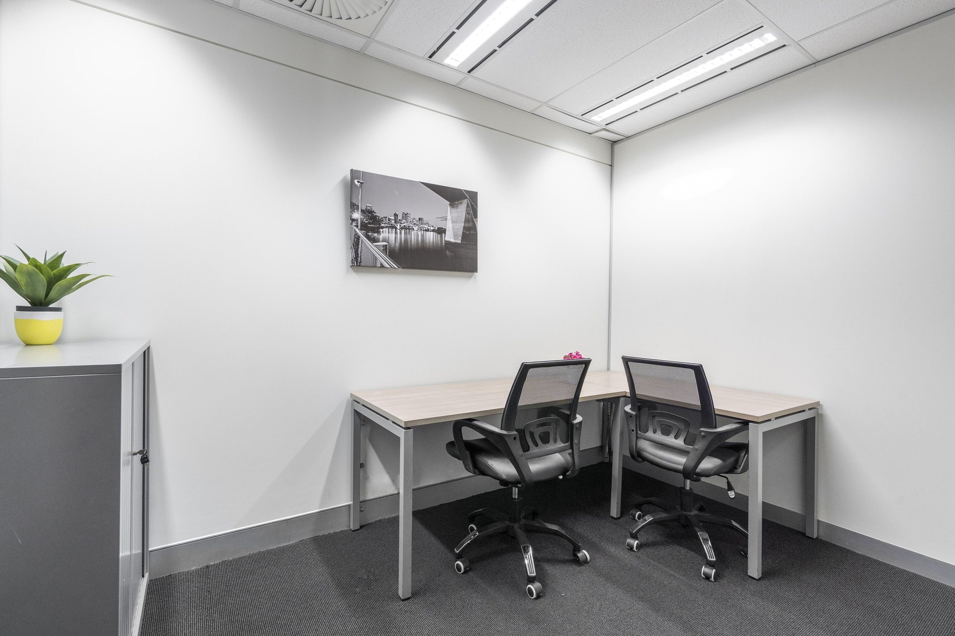 Generic Small Office_08
