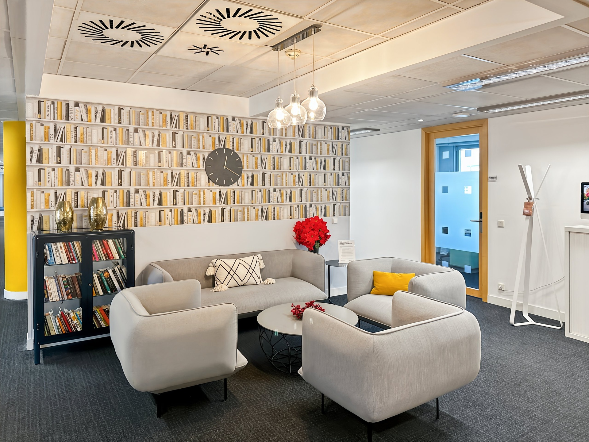 Regus_Prague, Zlaty Andel_Czech Republic_Centre 1791_Business Lounge