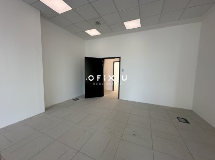 Pronájem kanceláře, 73 m²