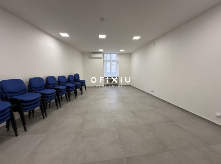 Pronájem obchodní prostory, 233 m²