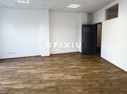 Pronájem kanceláře, 143 m²