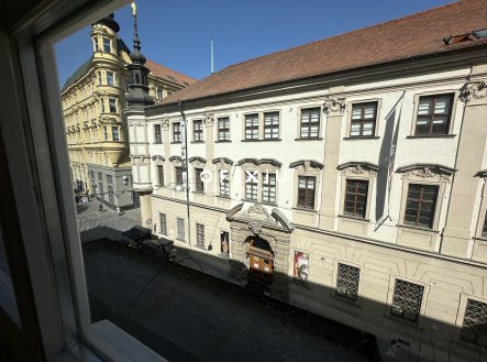 Pronájem kanceláře, 61 m²