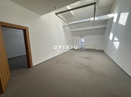 Pronájem kanceláře, 71 m²