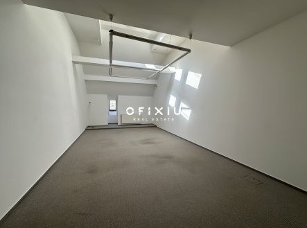 Pronájem kanceláře, 71 m²