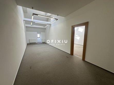 Pronájem kanceláře, 71 m²