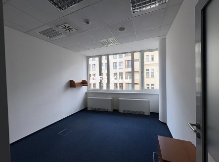 Pronájem kanceláře, 177 m²