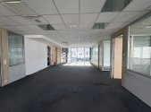 Pronájem kanceláře, 1 006 m²