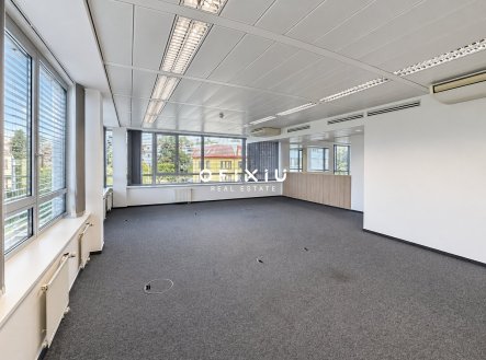 Pronájem kanceláře, 281 m²