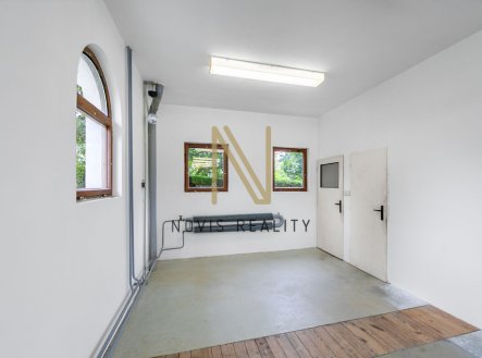 Pronájem skladu, 100 m²