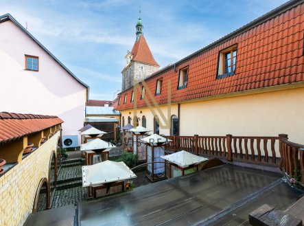 Pronájem obchodní prostory, 140 m²