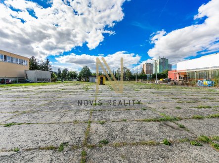 Pronájem pozemku pro komerční výstavbu, 1 500 m²