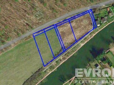 . | Prodej - pozemek pro bydlení, 9 000 m²