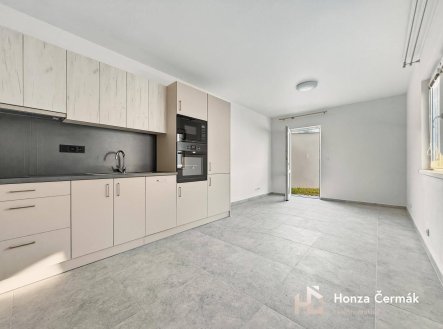 Pronájem bytu, 1+kk, 29 m²