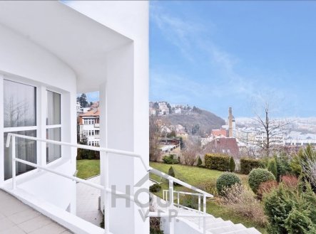 Pronájem kanceláře, 839 m²