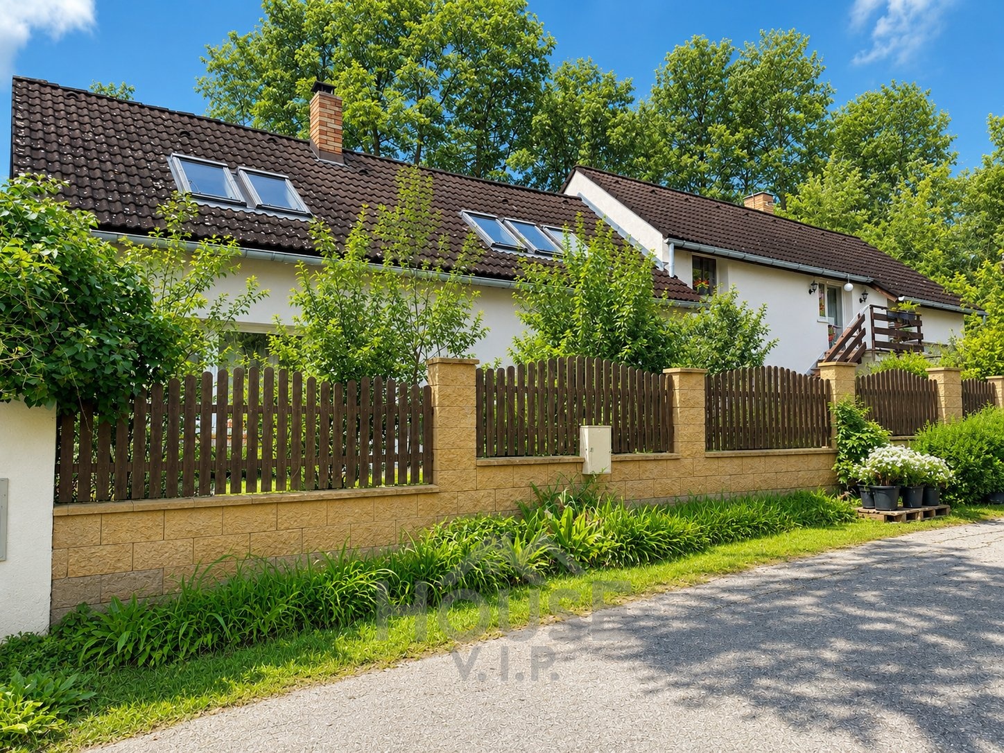 Prodej rodinného domu 7+kk, 206 m², Sluštice, Praha - východ.